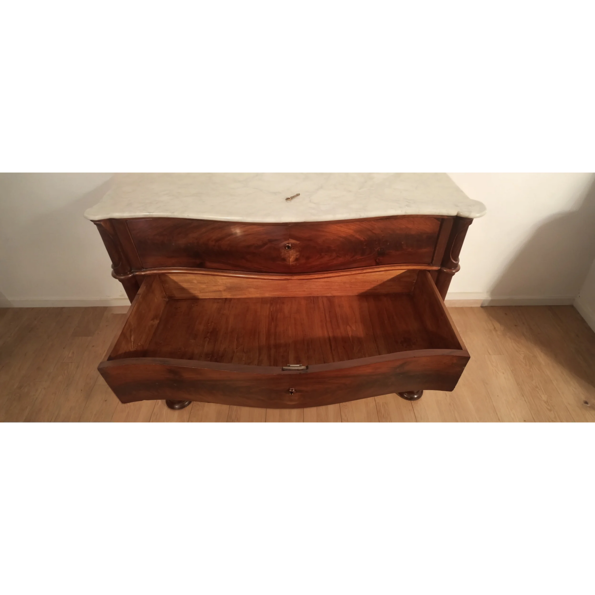 Letto in legno con piano in marmo bianco Carrara stile Luigi Filippo, XIX secolo