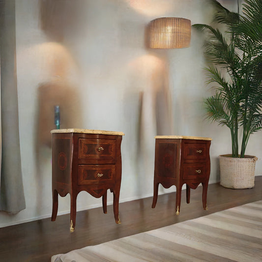 Due comodini in stile Luigi XV in bois de rose intarsiati con due cassetti restaurati in legno