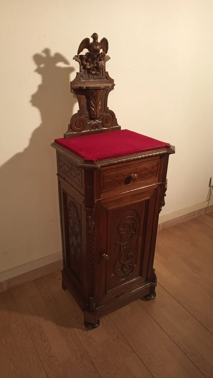 Piccolo comodino italiano in noce con cuscino rosso fine xix secolo mobile da camera interno italia set di 2