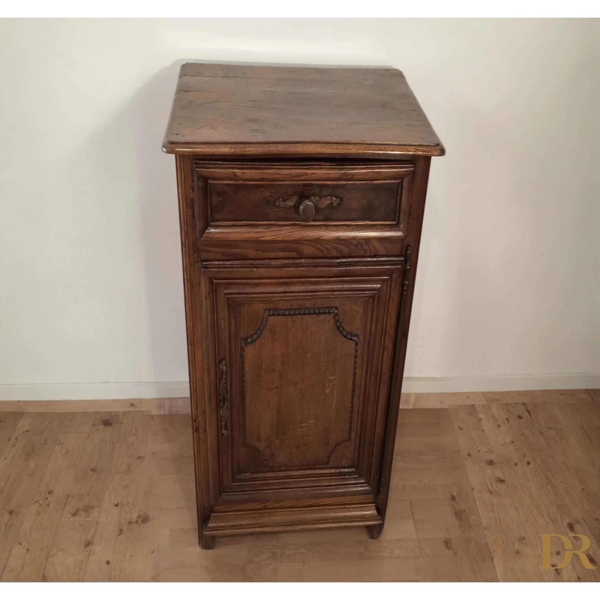 Credenza bassa vintage in legno di rovere con cassetto e porta in finitura marrone scuro