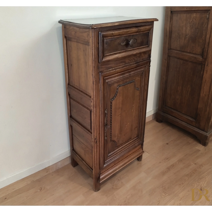 Credenza bassa vintage in legno di rovere con cassetto e porta in stile tradizionale