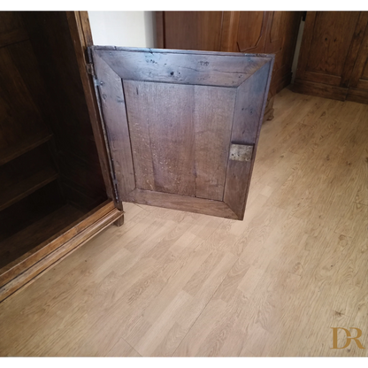 Pannello in rovere scuro con design rettangolare per credenza vintage