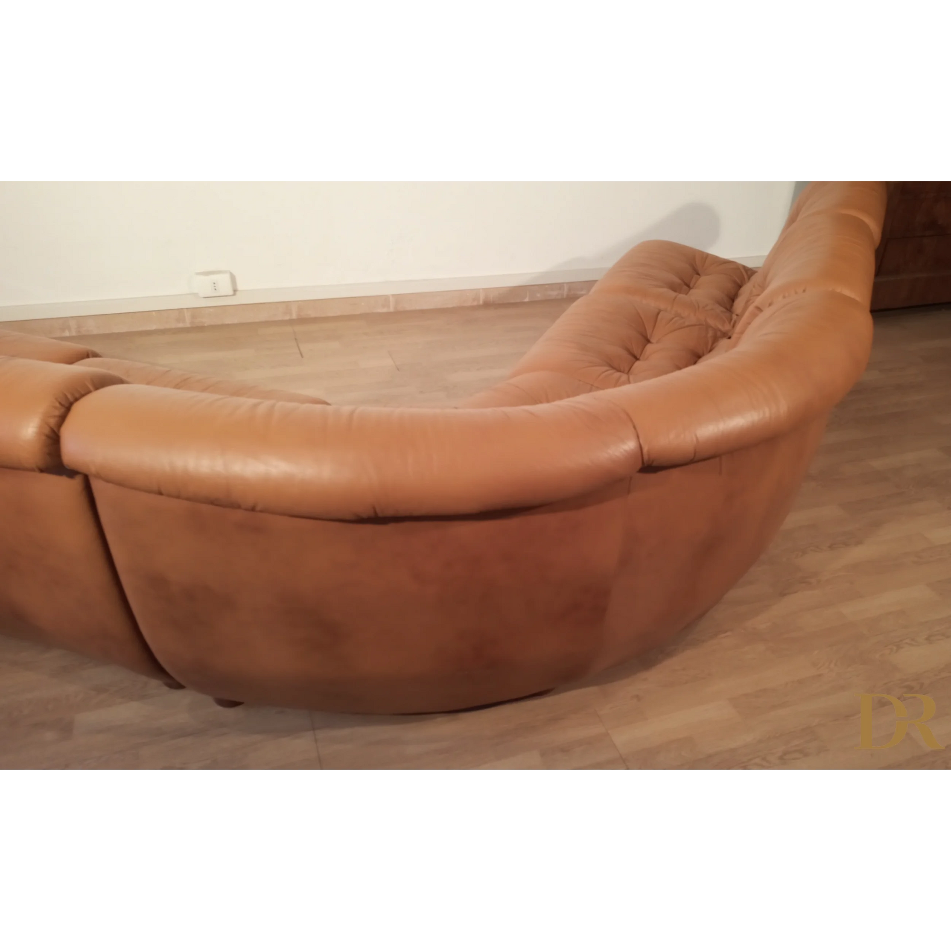 Poltrona reclinabile in pelle cognac con cuscini tufted, divano modulare vintage anni 70