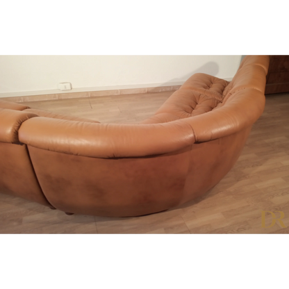 Poltrona reclinabile in pelle cognac con cuscini tufted, divano modulare vintage anni 70