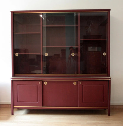 Credenza a due corpi in similpelle bordeaux di Umberto Mascagni design italiano d’epoca anni 50