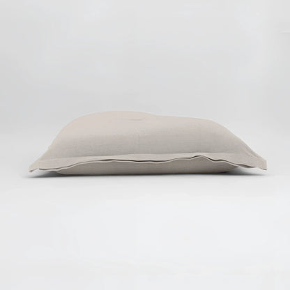Maxi cuscino firenze beige in lino con trama naturale leggermente stropicciata e dimensioni generose infinito abbraccio