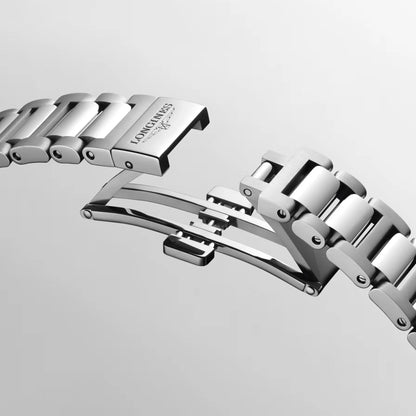 Bracciale in acciaio inox tono argento con finitura lucida e logo longines inciso sulla chiusura orologio conquest oro rosa protetto dall’ufficio federale