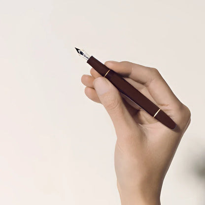 Montblanc stilografica meisterstück bordeaux classica con punta m 133014 e distintiva finitura oro elegante