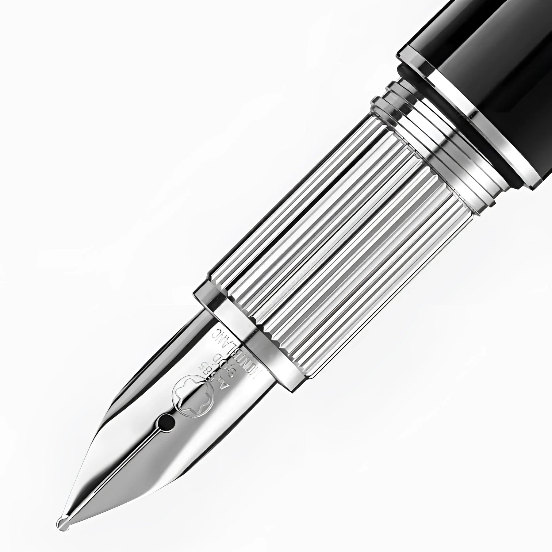 Montblanc stilografica starwalker in pregiata resina nera con corpo metallico argentato scanalato punta m