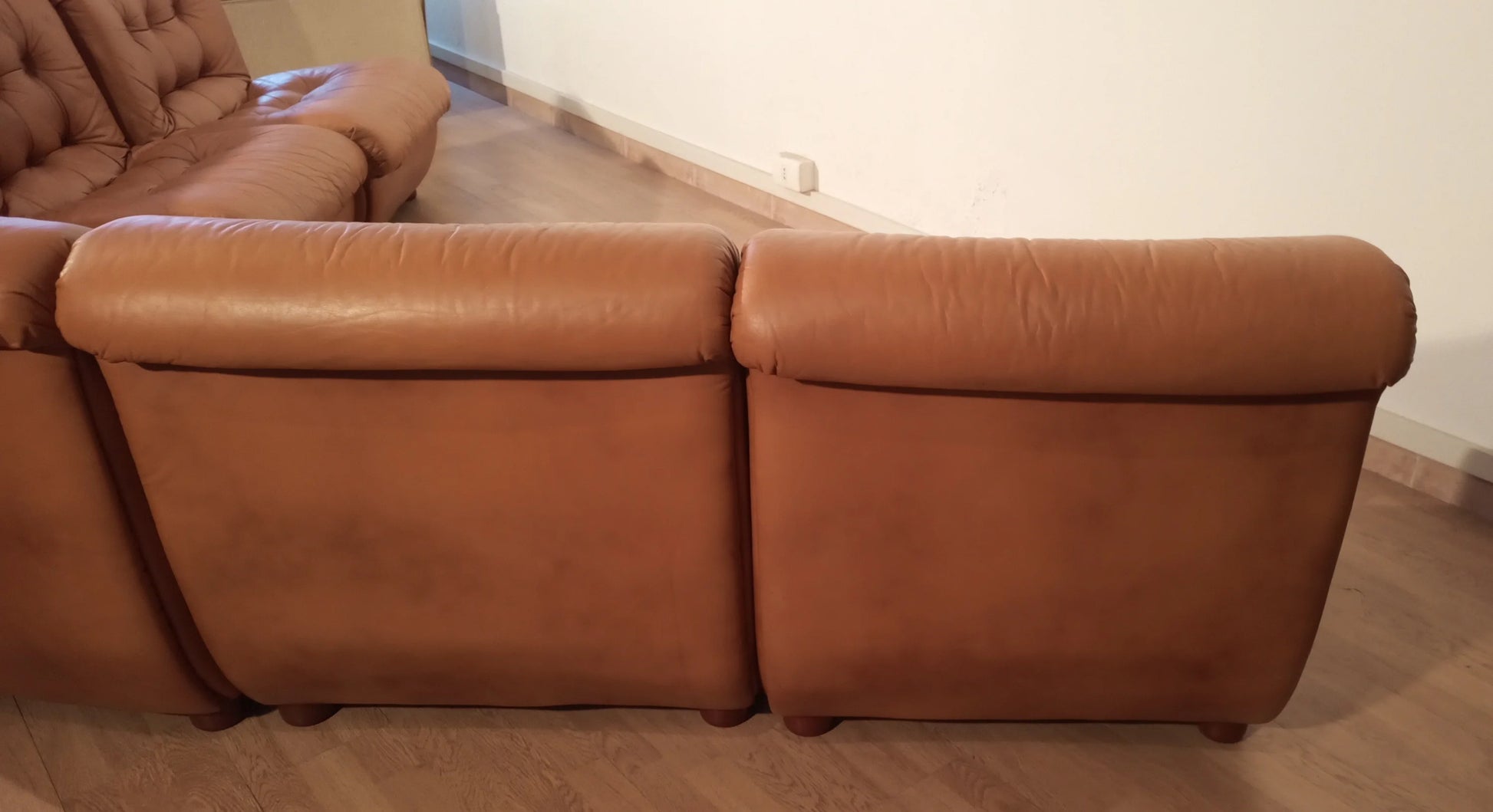 Divano modulare vintage in pelle cognac marrone con braccioli arrotondati e funzione reclinabile degli anni 70