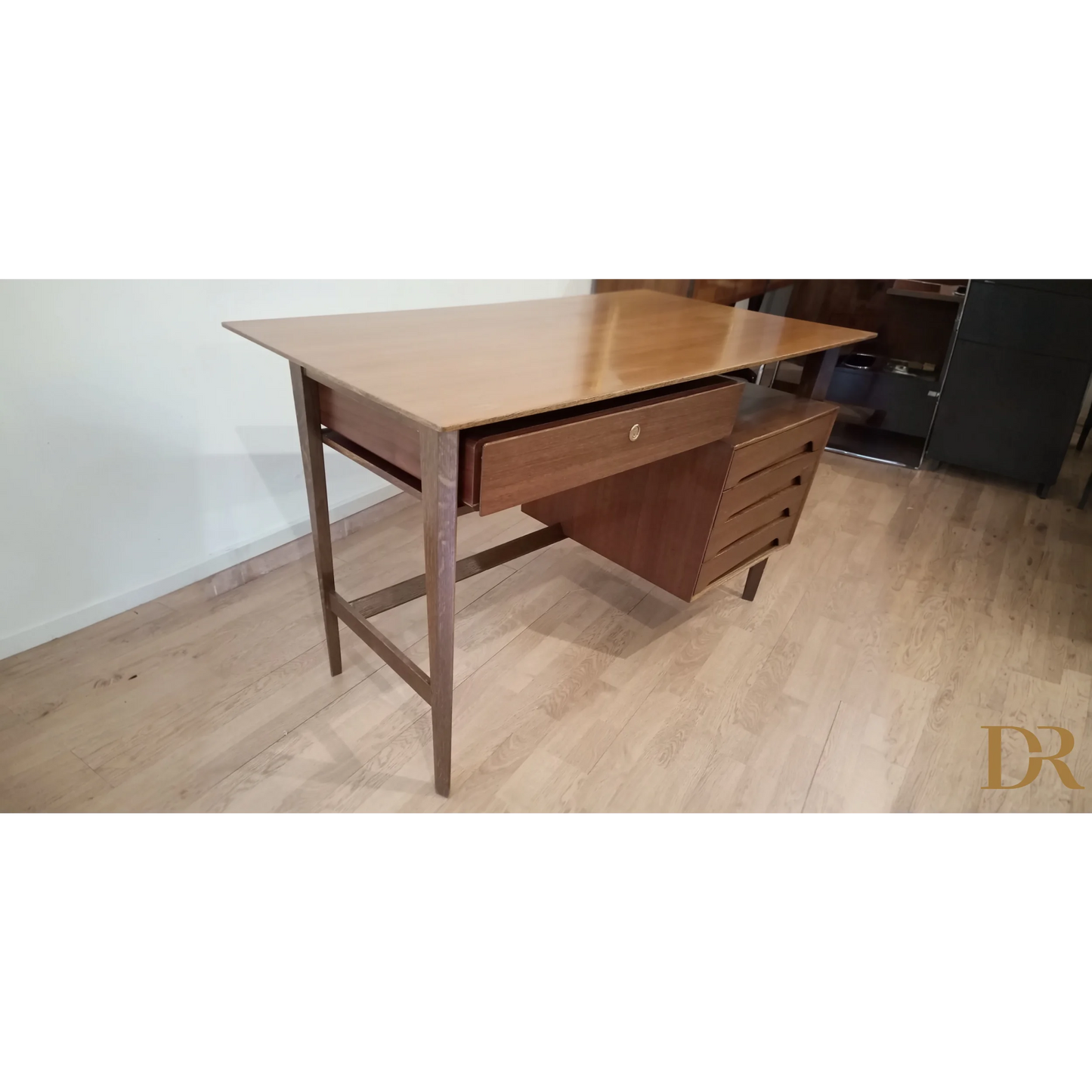 Scrivania in legno di Edmondo Palutari design 1950 con cassetti e gambe affusolate