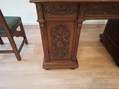 Base in legno di noce intagliata con motivi floreali per scrivania studio stile eclettico set ufficio pelle verde