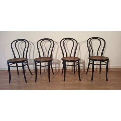 Quattro sedie da pranzo in faggio curvato nello stile di Thonet, Italia, set