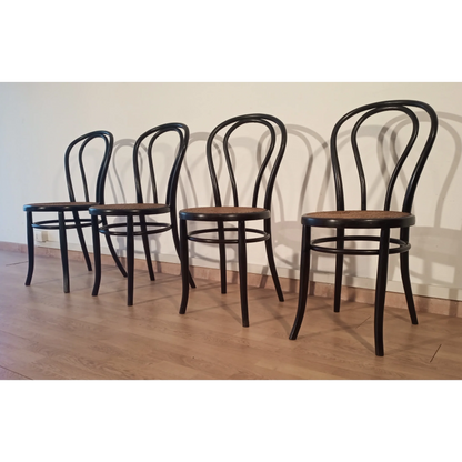 Quattro sedie da pranzo in faggio curvato nello stile Thonet Italia, set di 4