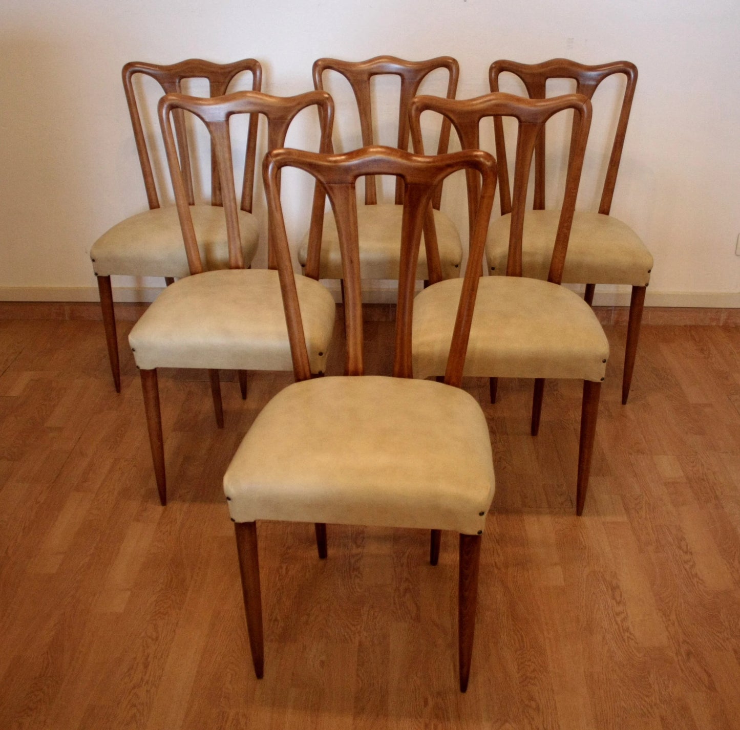 Set 6 sedie mid-century modern design italiano prodotte negli anni 60 con sedute in similpelle bianca in perfette condizioni