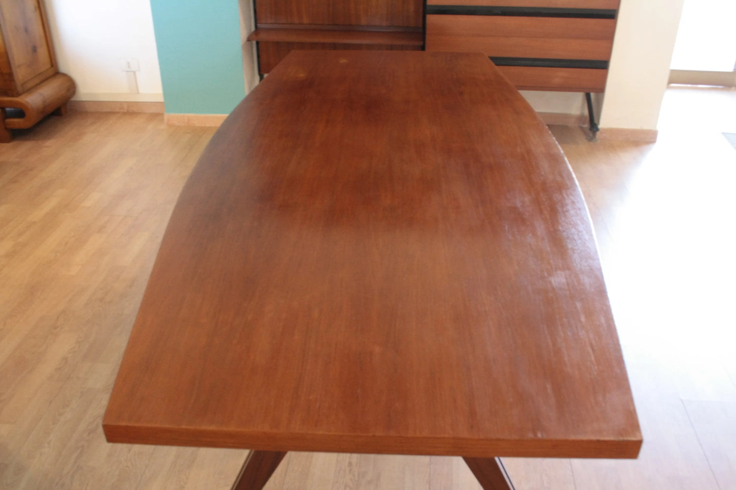 Tavolo tolomeo di ico parisi scrivania direzionale modello in legno italiano del 1958 vista frontale