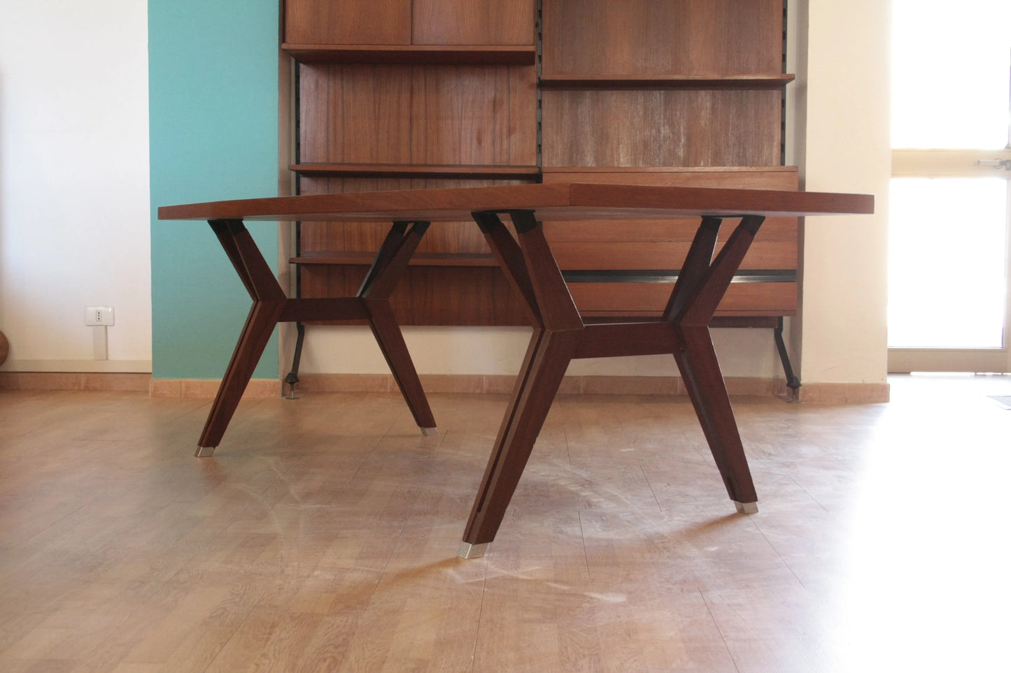 Tavolo tolomeo di ico parisi e ennio fazioli legno con design unico gambe modello scrivania direzionale italiana 1958
