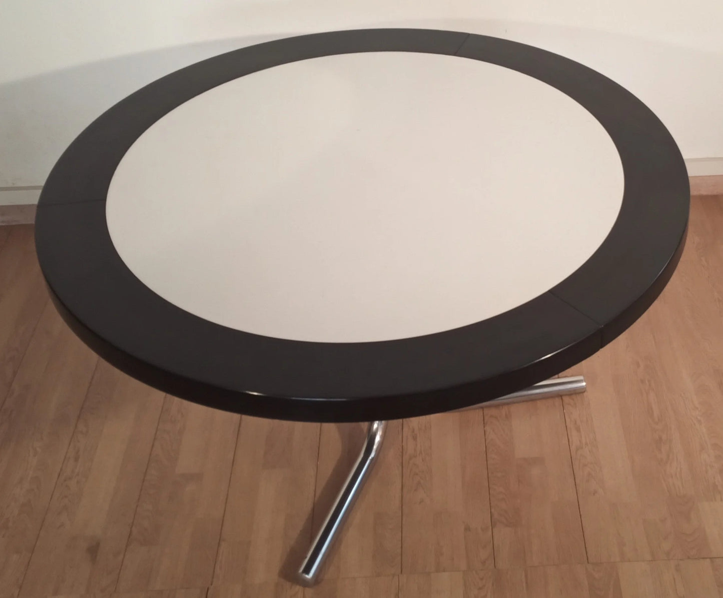 Tavolo desco vintage tondo in bianco e nero di achille castiglioni per zanotta degli anni 70
