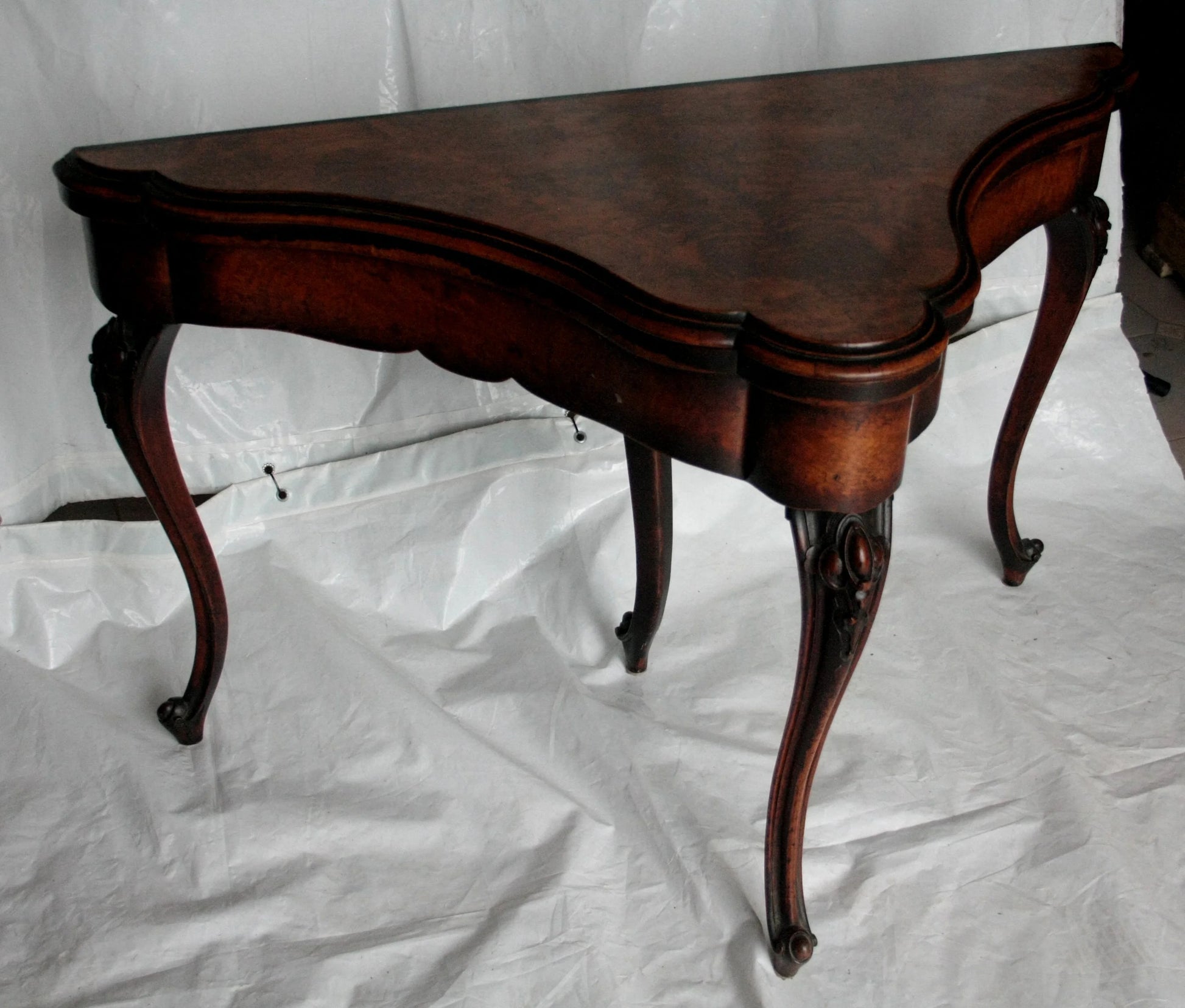 Console tavolo da gioco inglese fine xviii secolo in legno scuro con gambe curve manifattura inglese tardo di eccezionale qualità ebanistica